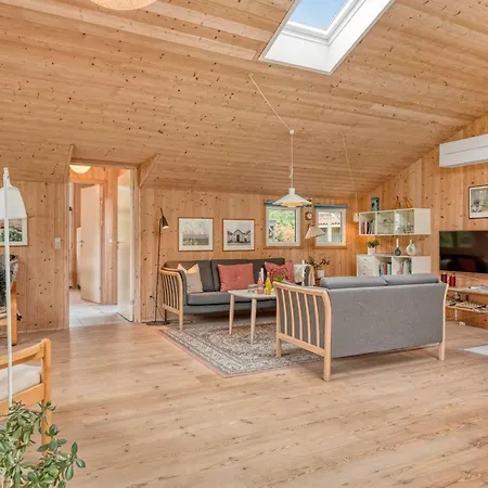 Heggi - 900m From The Sea By Interhome Feriehus *