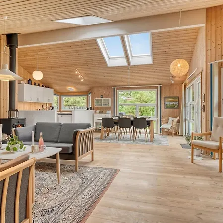 Heggi - 900m From The Sea By Interhome Feriehus
